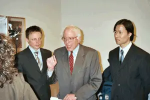 Andy Troszok, (left) vice president-standards, Canadian International Pharmacy Association, a group of international pharmacies serving Canadian and consumers, and Andrew Yan (right), a Canadameds.com pharmacist, recently met with Rep. Bernie Sanders, (I-Vermont) at the Capital in Washington.